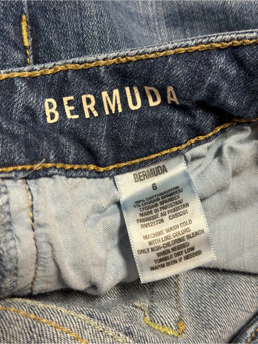 Aeropostale Bermuda Jean Shorts Womens 6 Low Rise Denim Cuffed Distressed Casual